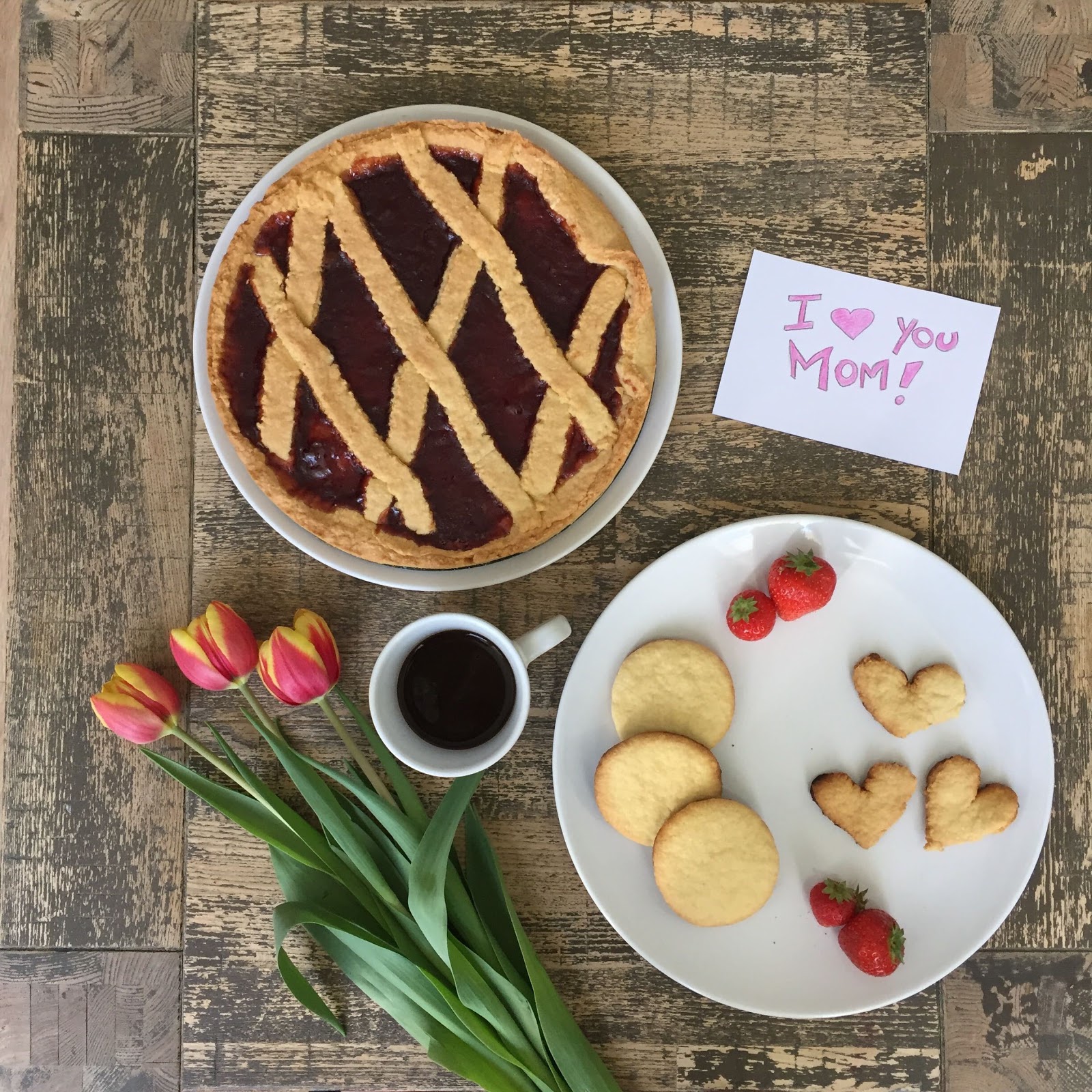 äitienpäivä-aamiainen