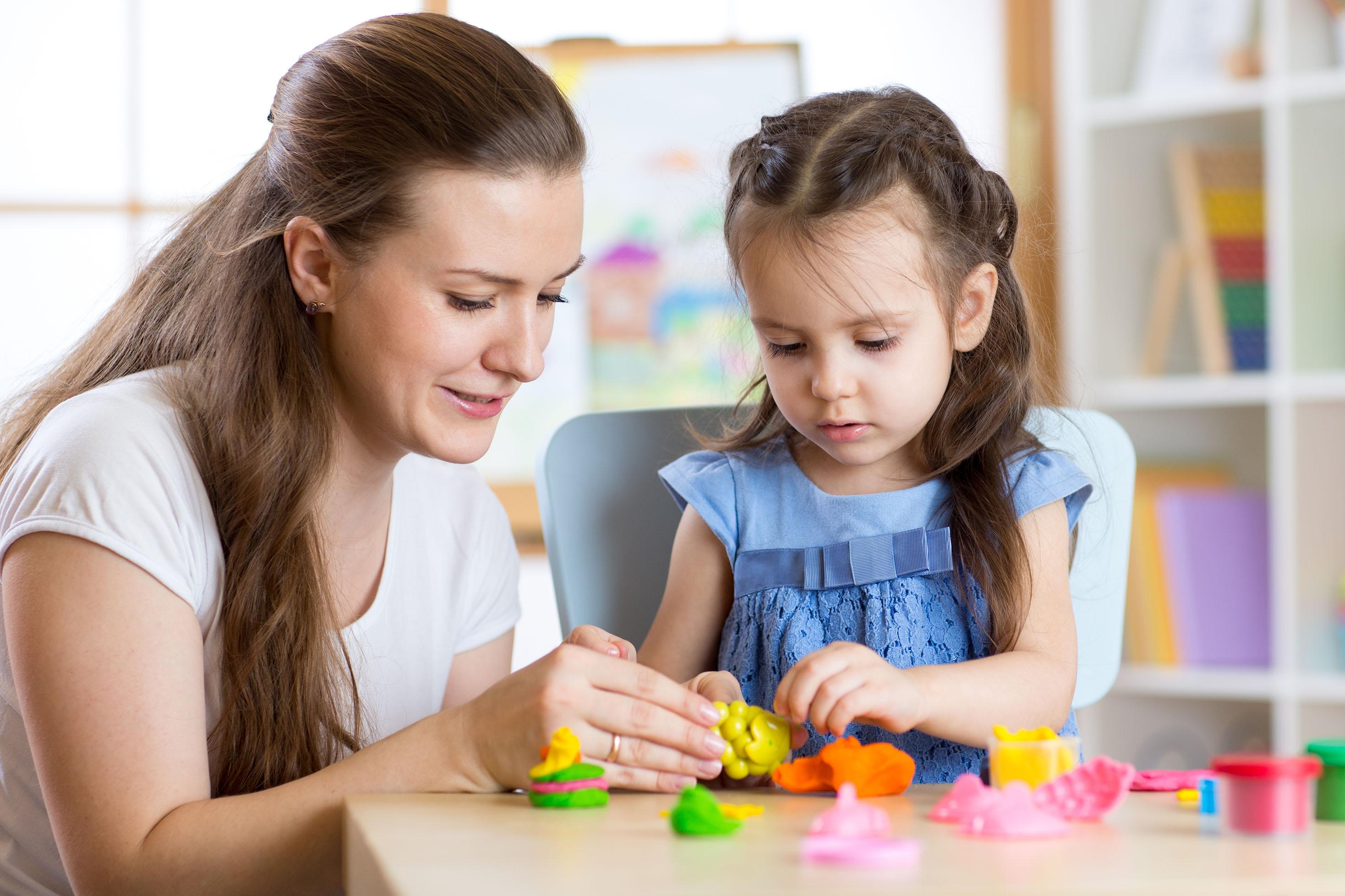 Come gestire il primo giorno della babysitter senza intoppi