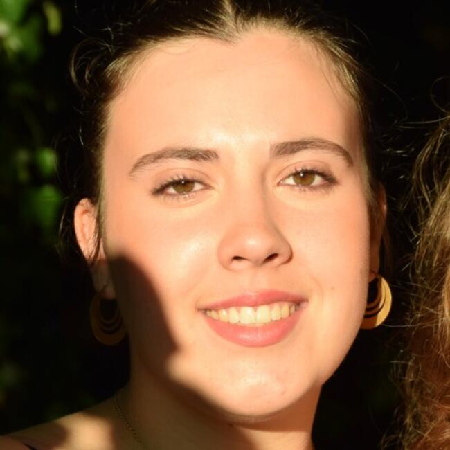 Babysitter in La Roche-sur-Yon: Léa