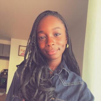 Babysitter in Nantes: Helena