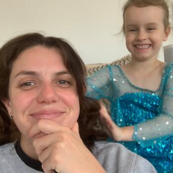 Babysitter in Lake Cathie: Holly