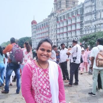 Thāne में बेबीसिटर: Poonam