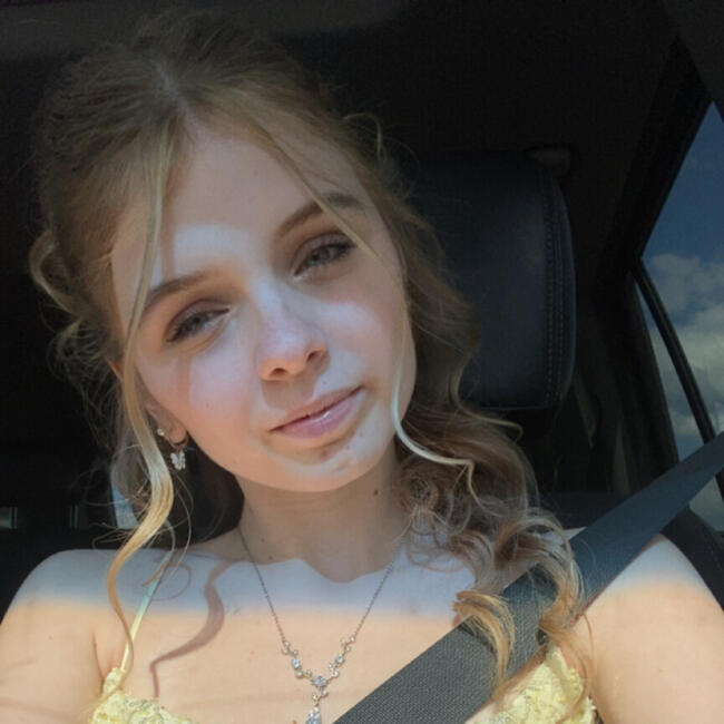 Babysitter in Saint Charles: Aubree