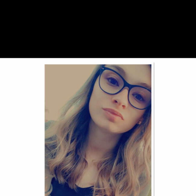 Babysitter in Montceau-les-Mines: Léa