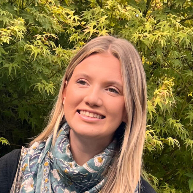 Babysitter in Saint-Germain-du-Puch: Elisa