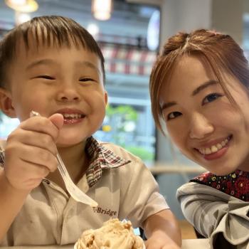 Babysitting job in Singapore: babysitting job Vanda