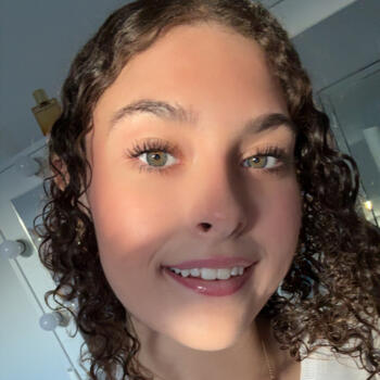 Babysitter in Boca Raton: Devyn