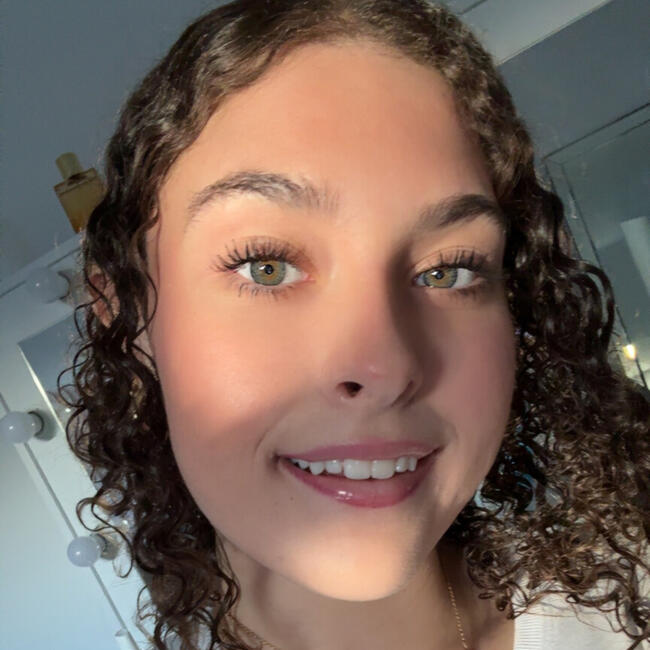 Babysitter in Boca Raton: Devyn