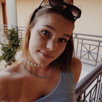 Babysitter in Thun: Sara