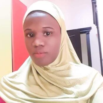 مربية أطفال في أبوظبي: Maria