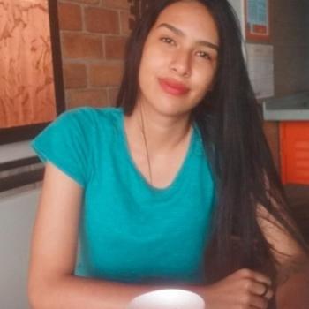 Agência de babá em Campo Grande: Reynna