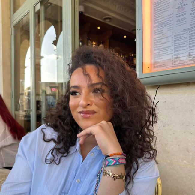 Babysitter in Le Cannet: Dounia