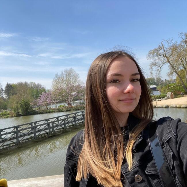 Babysitter in La Louvière: Léa