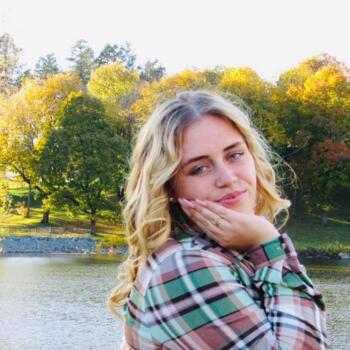 Babysitter in Northbridge: Hailey