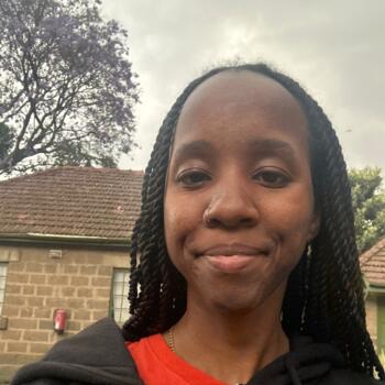 Babysitter in Nairobi: Lisaa