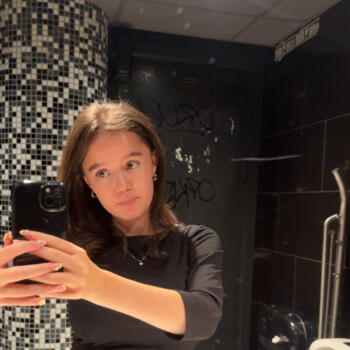 Babysitter in Örebro: Charlotte