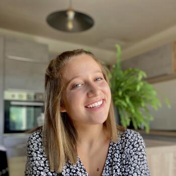 Babysitter in Limerick: Emeline