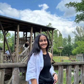 Babysitter Milan: Hiya