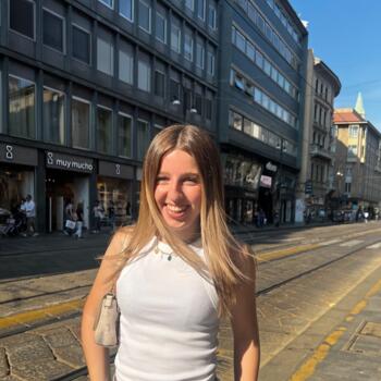 Lastenhoitaja Milano: Giulia