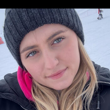 Babysitter in Athens: Σενιλα