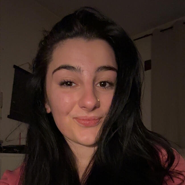 Babysitter in Martelange: Letizia