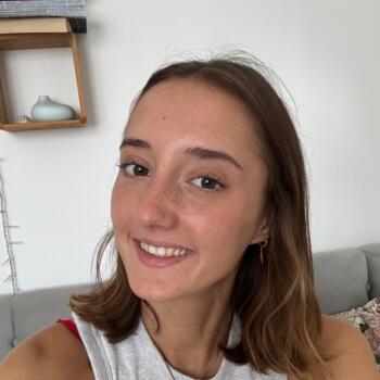 Babysitter Eysines: Leonie