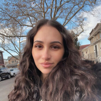 Babysitter in Brooklyn: Krisztina