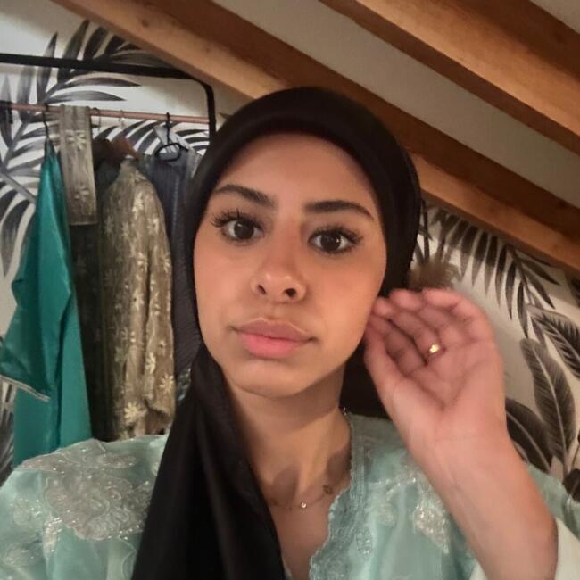 Babysitter in Gennevilliers: Lilya