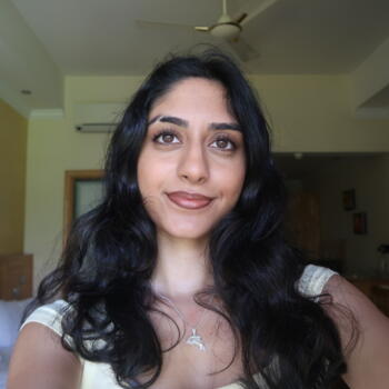 Babysitter in London: Riana