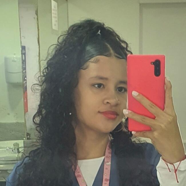 Babysitter στην περιοχή Μπέγιο: Leidy