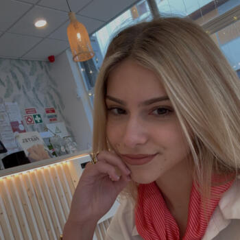 Babysitter in Faro: Yara