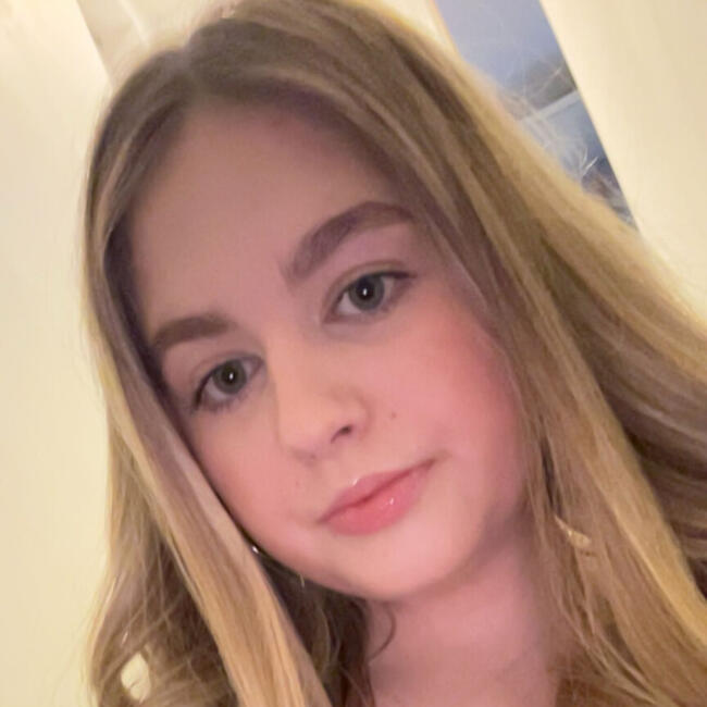 Babysitter in Doncaster: Roxie