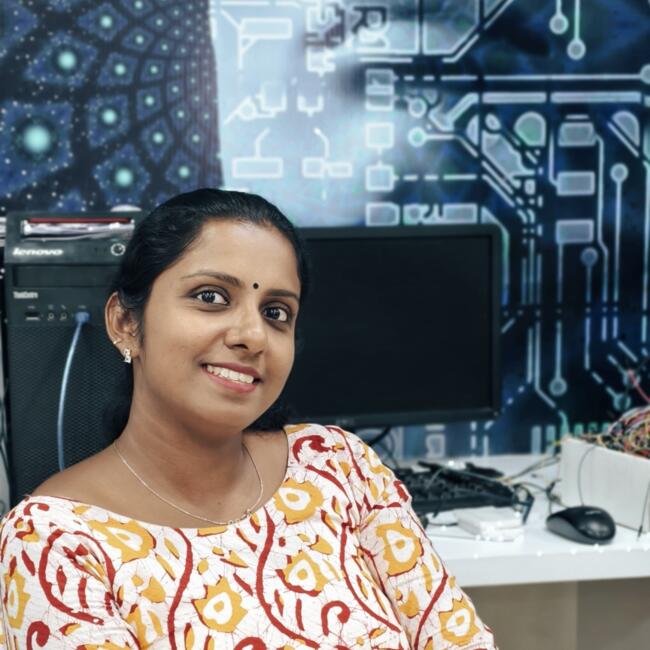 Babysitter in Hamilton: Neethu