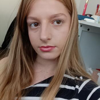 Babysitter Auckland: Aysha