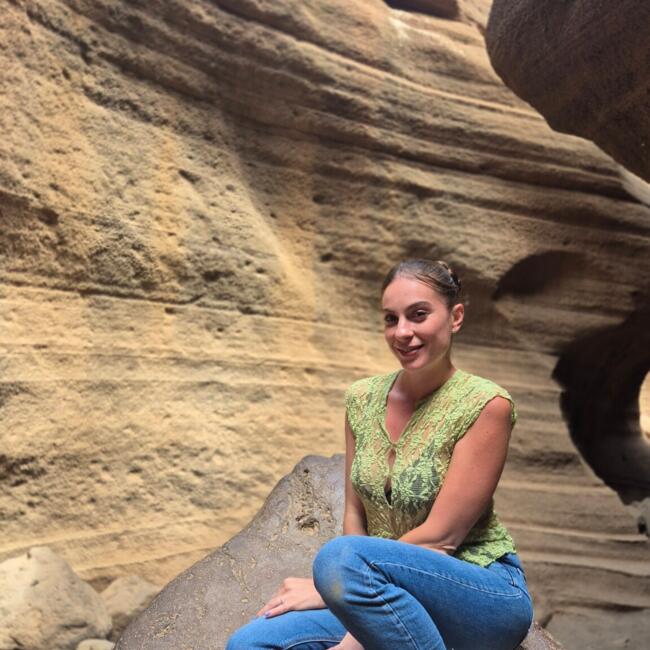 Trabajo de canguro en San Bartolomé de Tirajana: Laura