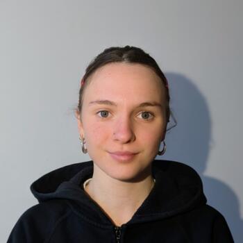 Babysitter in Setúbal: Taïna