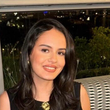 Babysitter in Volendam: Oumaima