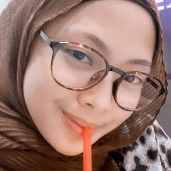 Babysitter in Singapore: Seri