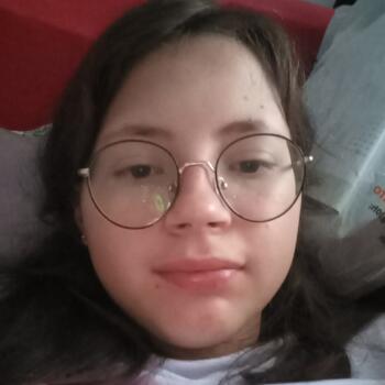 Babysitter Indaial: Emanuelly