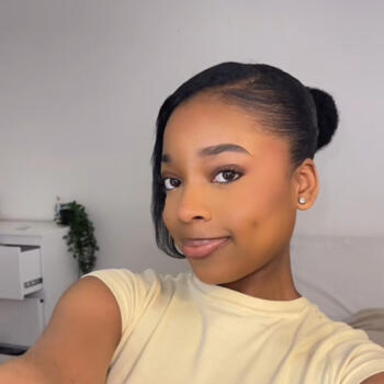 Babysitter Strasbourg: Camélia