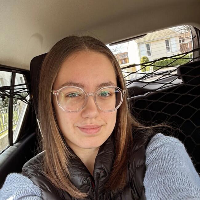 Babysitter in Saucats: Lena-May