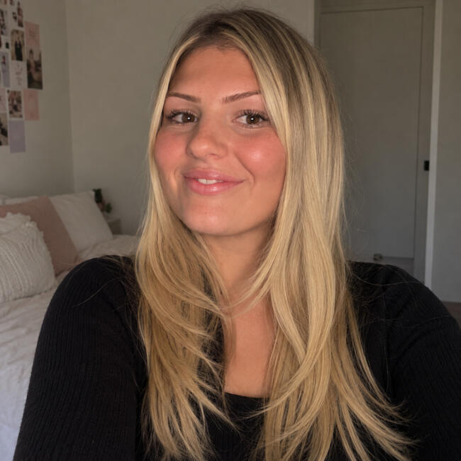 Babysitter in Melbourne: Olivia