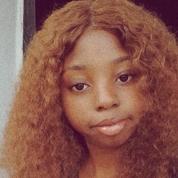 Babysitter in Warri: Mackzi