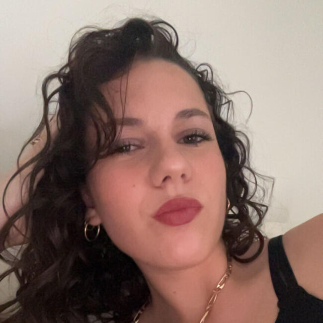 Babysitter in Istres: Selena