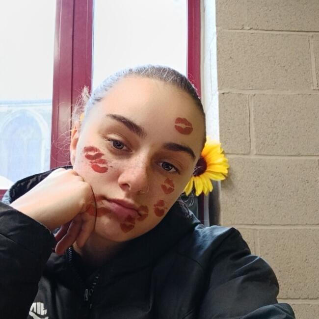 Babysitter in Courcelles: Stacy