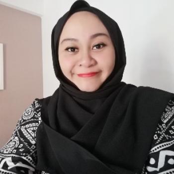 Babysitter Singapore: Dee