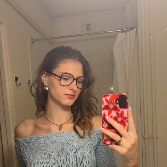 Babysitter in Paris: Mariska