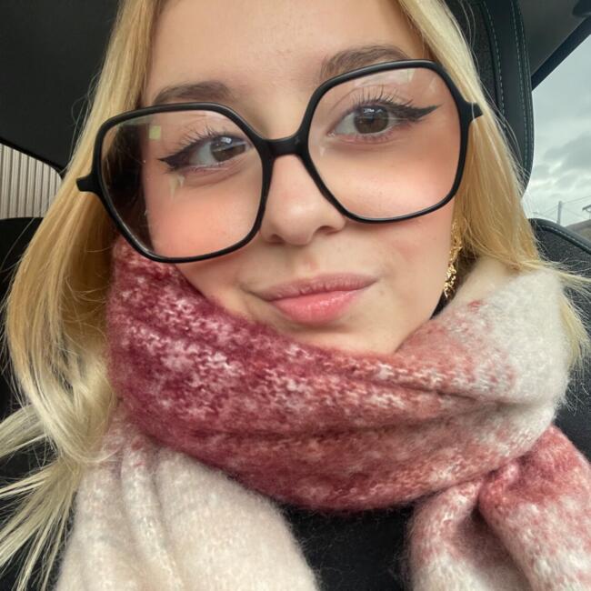 Babysitter in Domèvre-sur-Vezouze: Marine