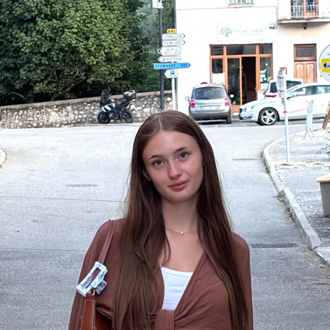 Babysitter in Seraing: Alyssa