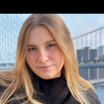 Babysitter in Lyon: Emma